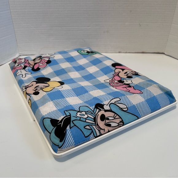 Padded Disney minnie mouse lap desk - Picture 3 of 4